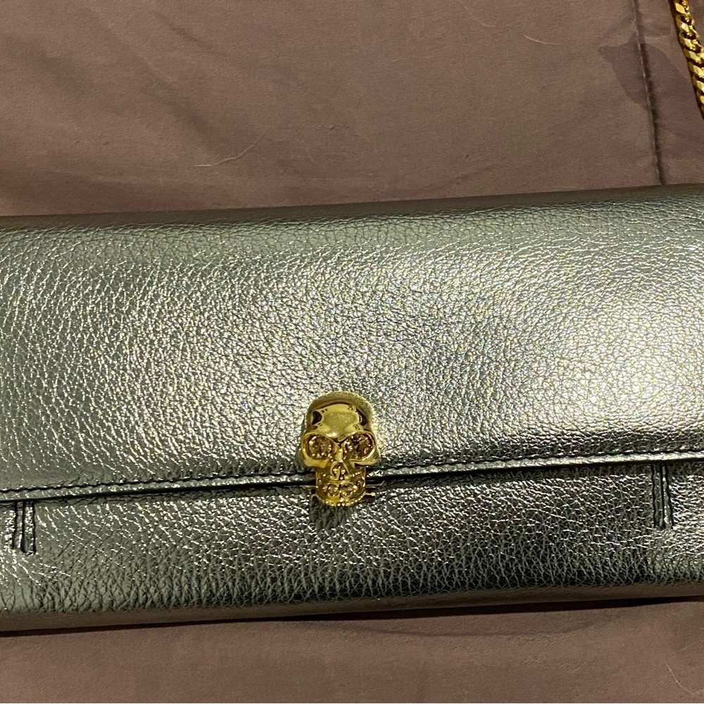 Alexander Mcqueen Wallet Metallic Grain Gunmetal Handbag With Skull - Rare